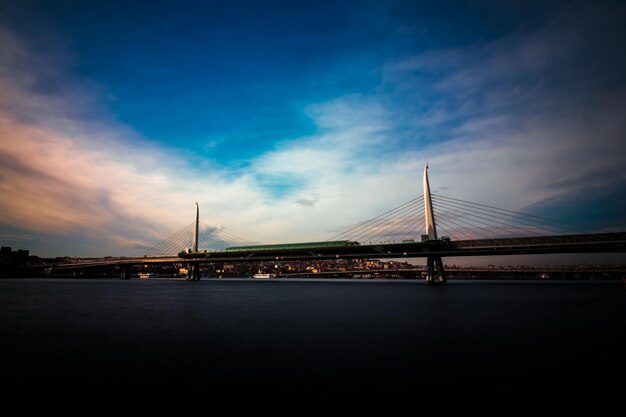 Photo long exposure shot of halic metro bridge in istanbul