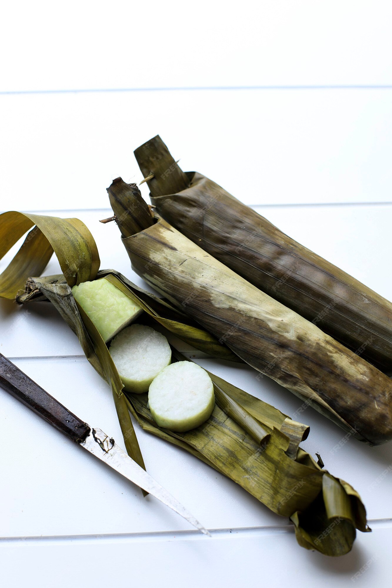 Lontong (Indonesian Banana Leaf Compressed Rice Cake)