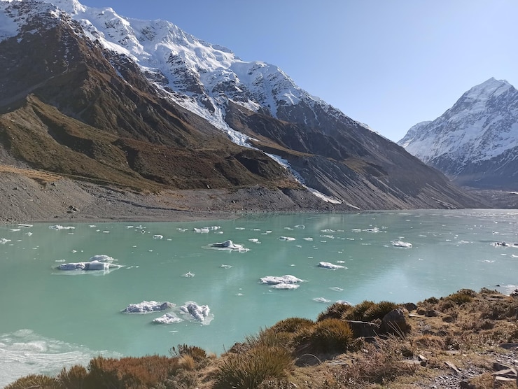 Photo looking over  blue lake at tasman glacier mt cook