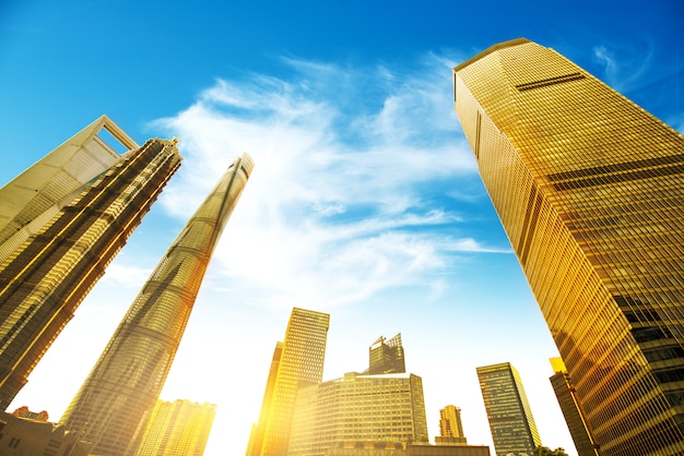 Ricerca dei grattacieli inferiori, città di shanghai