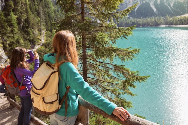 Loop rond het meer van Braies