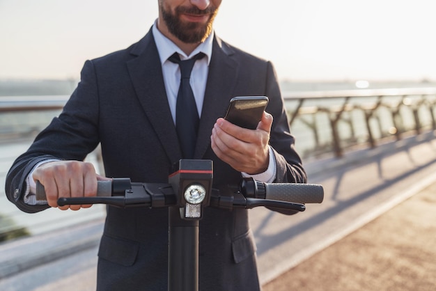 Lopen op een elektrische scooter