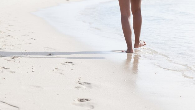 Lopen op het strand