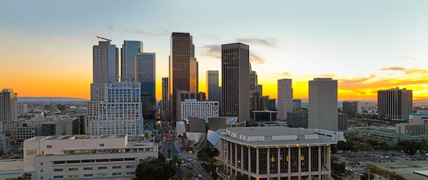 Los angeles downtown panoramische stad met wolkenkrabbers californië thema met la achtergrond los angels