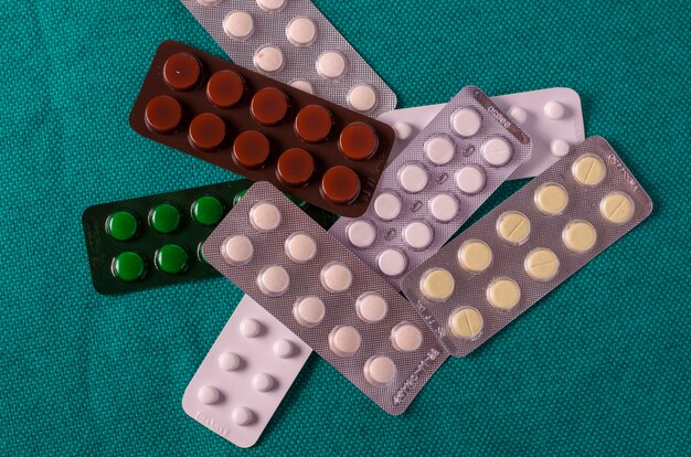 健康のための錠剤がたくさん