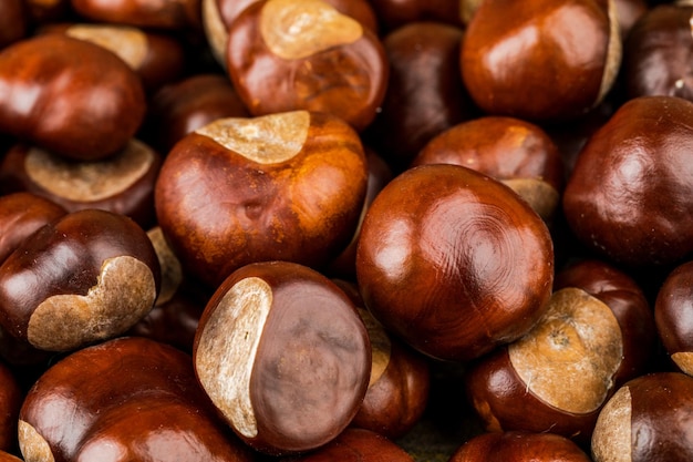 Lots of ripe chestnuts to eat Background image