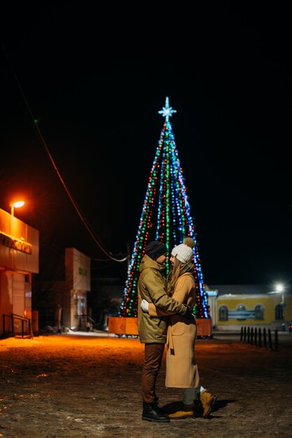 Love among the Christmas lights 3083