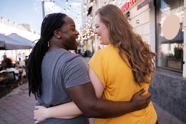 Foto concetto di amore con una coppia felice che trascorre del tempo insieme