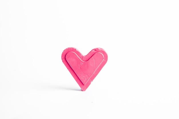 Сердца любви на деревянном фоне Концепция открытки на День святого Валентина Сердце на День святой Валентина