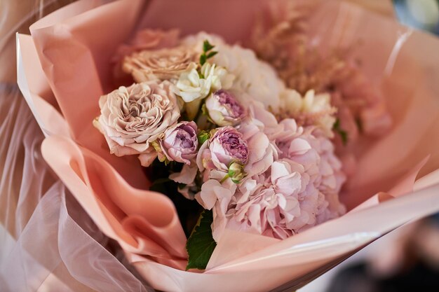 バラの素敵な花束お祭りの花束色とりどりの花