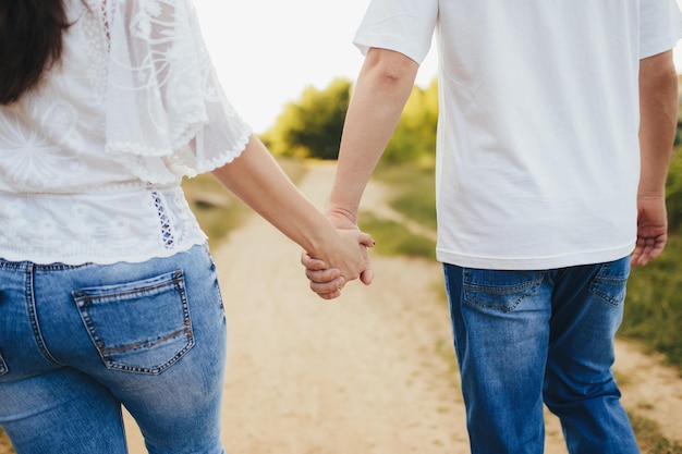 Photo lovely couple outdoor has romantic photo session high quality photo