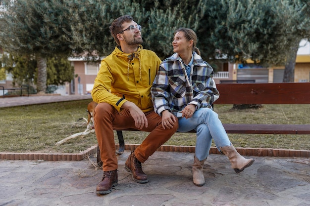 A loving couple walking in the city