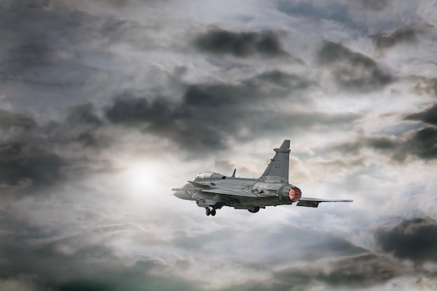 Photo low angle view of airplane flying in sky