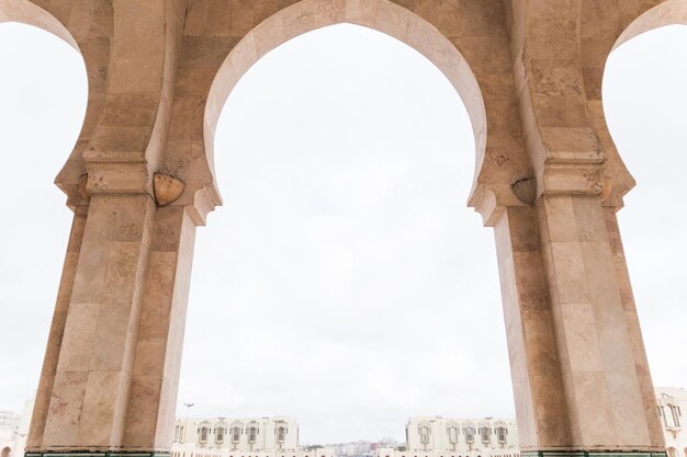 Photo low angle view of arch at historical building