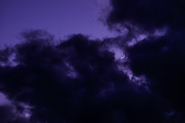 Photo low angle view of blue sky at night