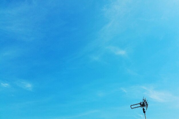 Photo low angle view of blue sky