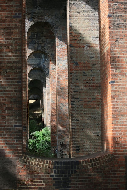 Photo low angle view of bridge