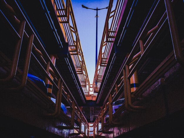 Photo low angle view of bridge