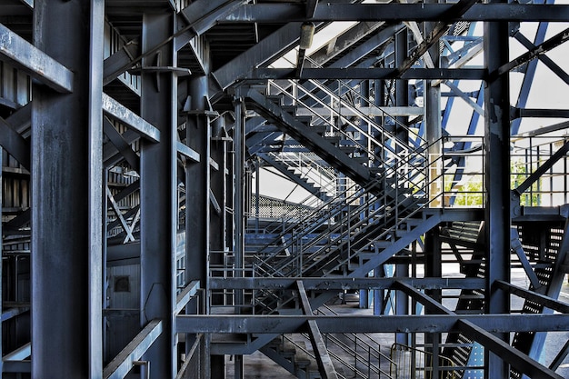 Photo low angle view of bridge