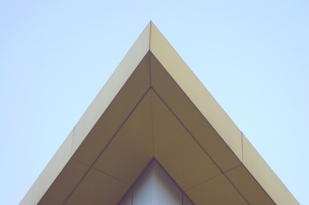 Photo low angle view of building against clear sky