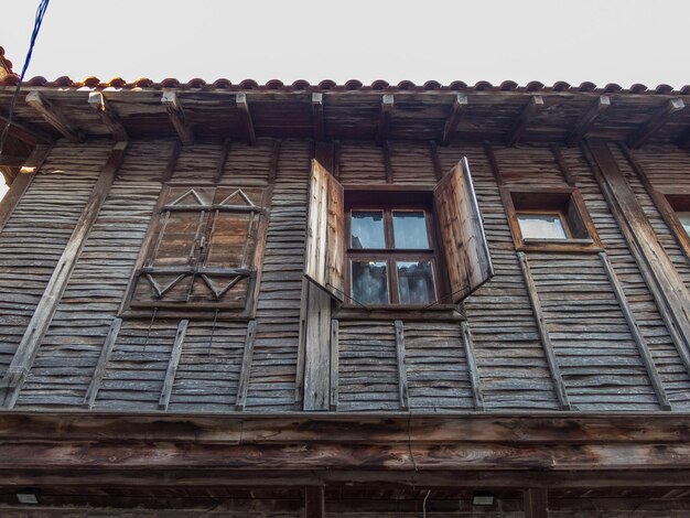 Photo low angle view of building against clear sky