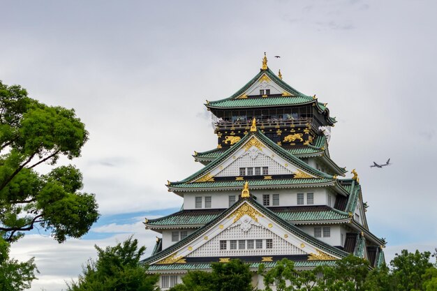 Photo low angle view of building against sky