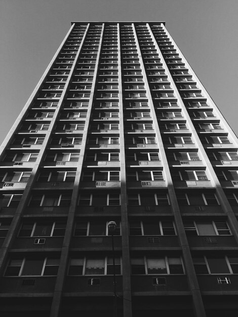 Photo low angle view of building against sky