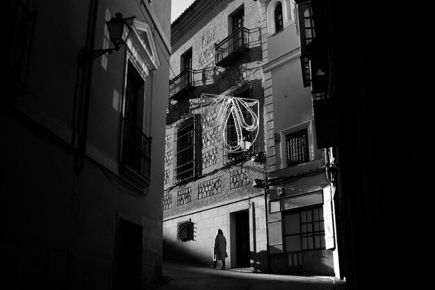 Foto vista dell'edificio ad angolo basso