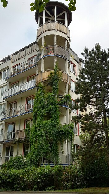 建物の低角度の視点