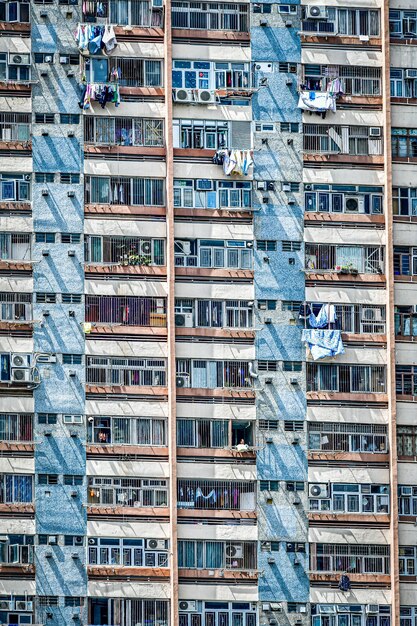 Foto vista dell'edificio ad angolo basso