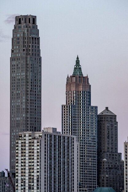 Foto vista a basso angolo degli edifici contro il cielo