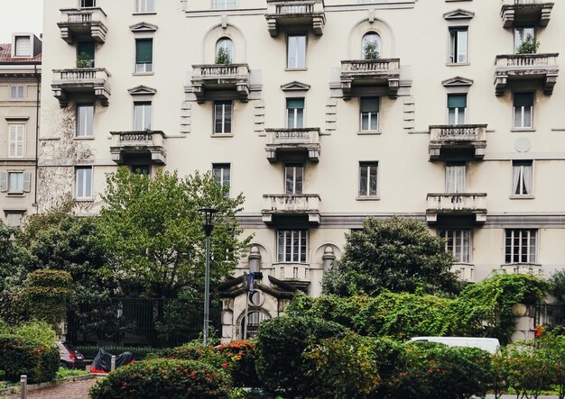 Foto vista ad angolo basso degli edifici in città