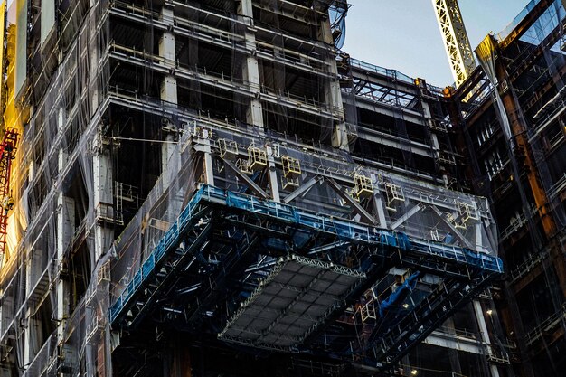 Foto vista ad angolo basso degli edifici in città