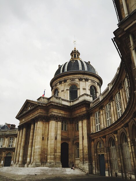 Photo low angle view of cathedral against sky