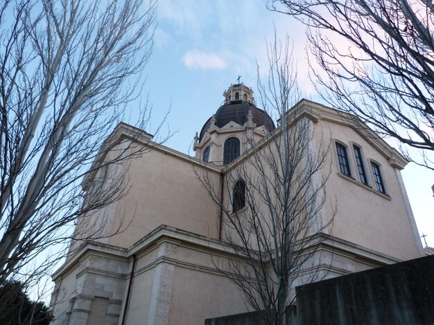 Photo low angle view of cathedral against sky