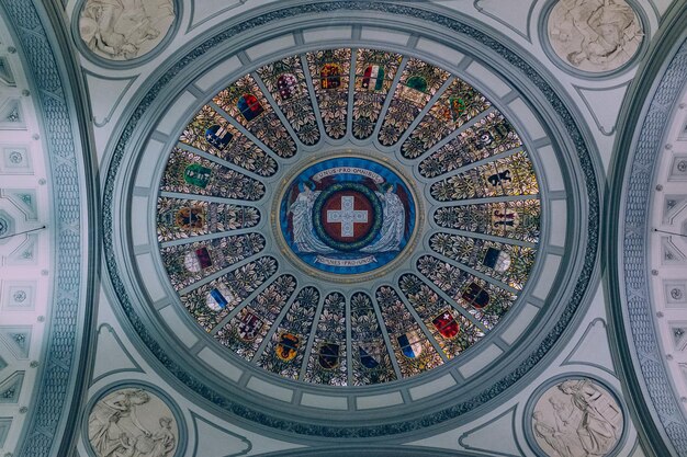 Photo low angle view of ceiling