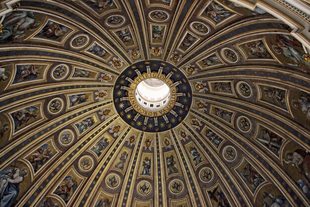 Photo low angle view of ceiling