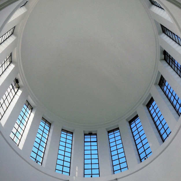 Photo low angle view of ceiling