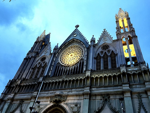 Photo low angle view of church