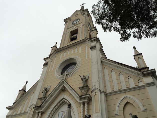 Photo low angle view of church