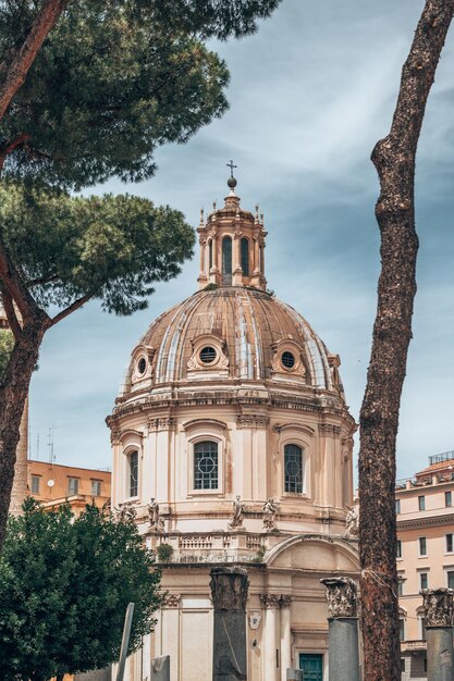 Photo low angle view of church