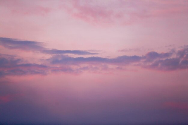 Photo low angle view of clouds in sky during sunset