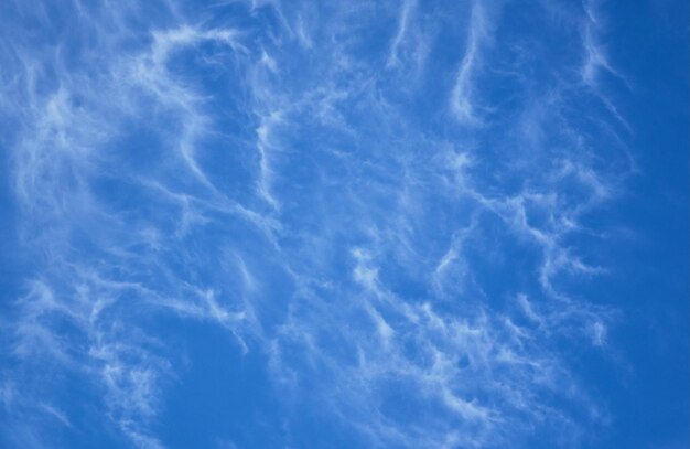 Photo low angle view of clouds in sky