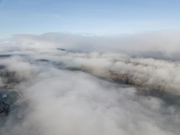 Photo low angle view of clouds in sky