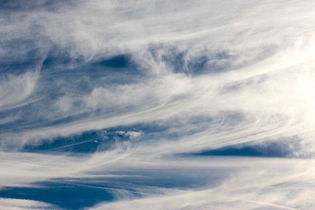 Photo low angle view of clouds in sky