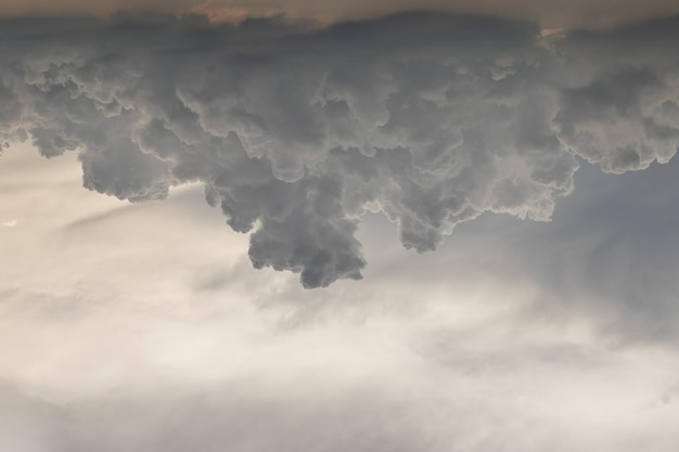 Photo low angle view of clouds in sky