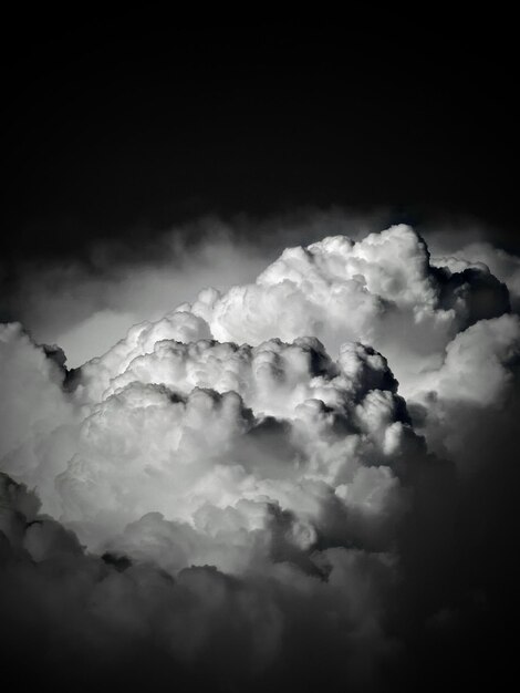 Photo low angle view of clouds in sky