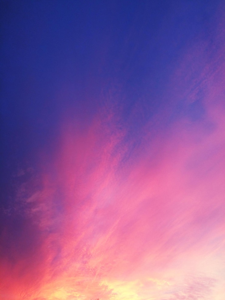 Photo low angle view of cloudy sky at sunset