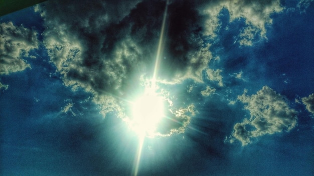 Photo low angle view of cloudy sky