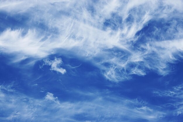 Photo low angle view of cloudy sky